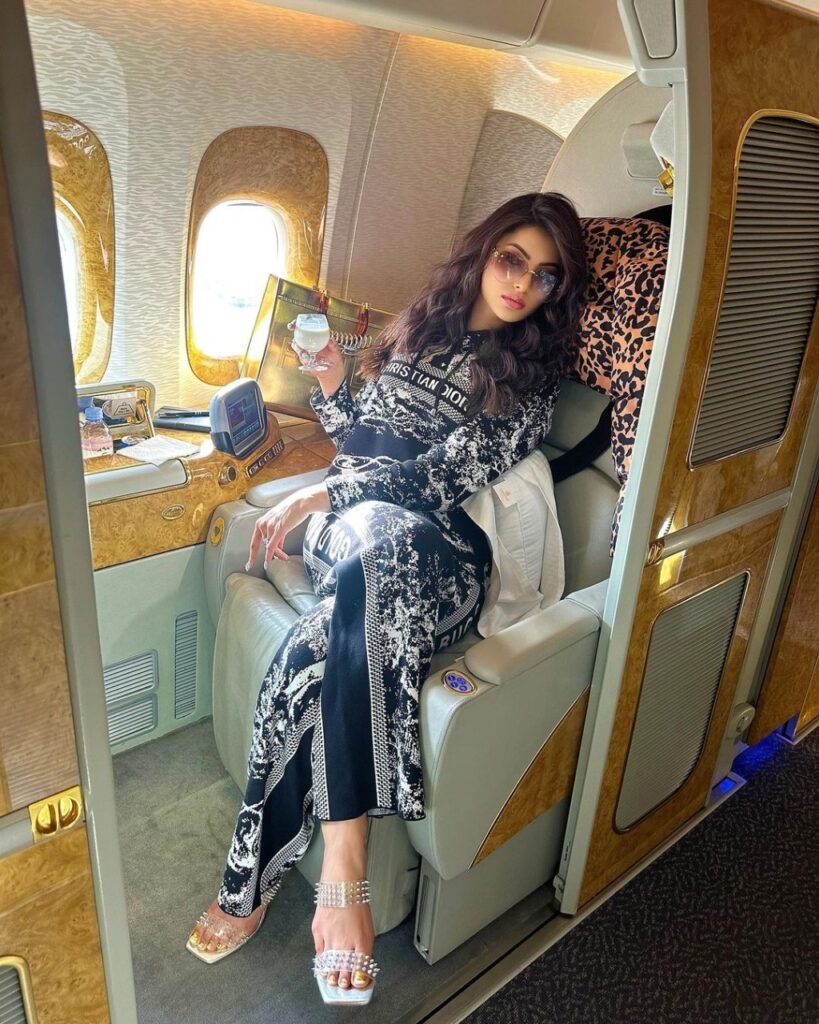 Be kind on social media...," says actress Urvashi Rautela on her New Year resolution